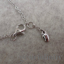 Charger l'image dans la galerie, Adler, collier étoile or gris, saphir et diamants