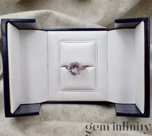 Charger l'image dans la galerie, Mauboussin, ‘extrêmement libre et sensuel’, bague or gris et améthystes