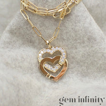 Charger l'image dans la galerie, Dinh Van Pendentif menottes coeurs or et diamants sur chaîne