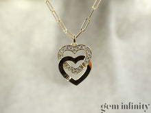 Charger l'image dans la galerie, Dinh Van Pendentif menottes coeurs or et diamants sur chaîne