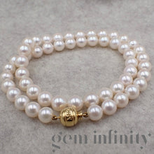 Charger l'image dans la galerie, Mikimoto, collier de perles Akoya, fermoir or