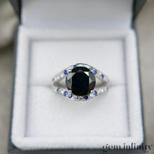 Charger l'image dans la galerie, Mauboussin, ‘Ni naïve ni soumise Vraie’, bague or gris, saphirs et diamants