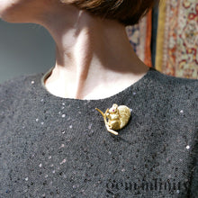 Charger l'image dans la galerie, Hermès, broche écureuil or et rubis