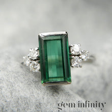 Charger l'image dans la galerie, Bague or gris tourmaline verte et diamants