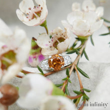 Charger l'image dans la galerie, Bague or gris, zircon brun et diamants