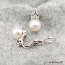 Charger l'image dans la galerie, Paire de clips d'oreilles or gris, perles et diamants