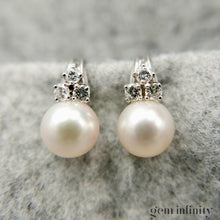 Charger l'image dans la galerie, Paire de clips d'oreilles or gris, perles et diamants