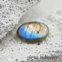 Charger l'image dans la galerie, LABRADORITE, protective et apaisante