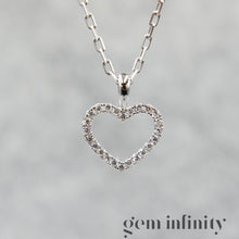 Charger l'image dans la galerie, Pendentif coeur ajouré or gris et diamants sur chaîne