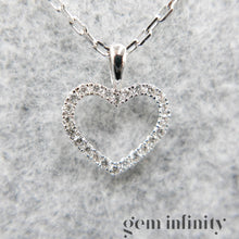 Charger l'image dans la galerie, Pendentif coeur ajouré or gris et diamants sur chaîne
