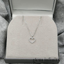 Charger l'image dans la galerie, Pendentif coeur ajouré or gris et diamants sur chaîne