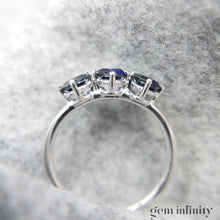 Charger l'image dans la galerie, Bague or gris et saphirs