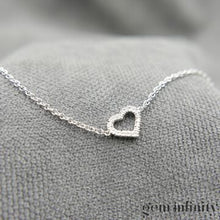 Charger l'image dans la galerie, Bracelet coeur or gris et diamants