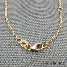Charger l'image dans la galerie, Collier or rose et saphir