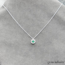 Charger l'image dans la galerie, Collier or gris émeraude et diamants