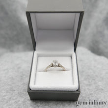 Charger l'image dans la galerie, bague solitaire or gris et diamant