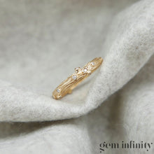 Charger l'image dans la galerie, MAUBOUSSIN, Bague jonc écorce or rose et diamants