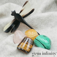 Charger l'image dans la galerie, COFFRET HOME SWEET HOME, Quartz rose, Malachite, Oeil de tigre et Calcite orange
