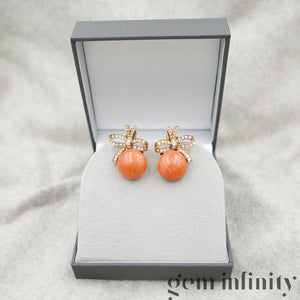 Boucles d'oreilles or, diamants et corail