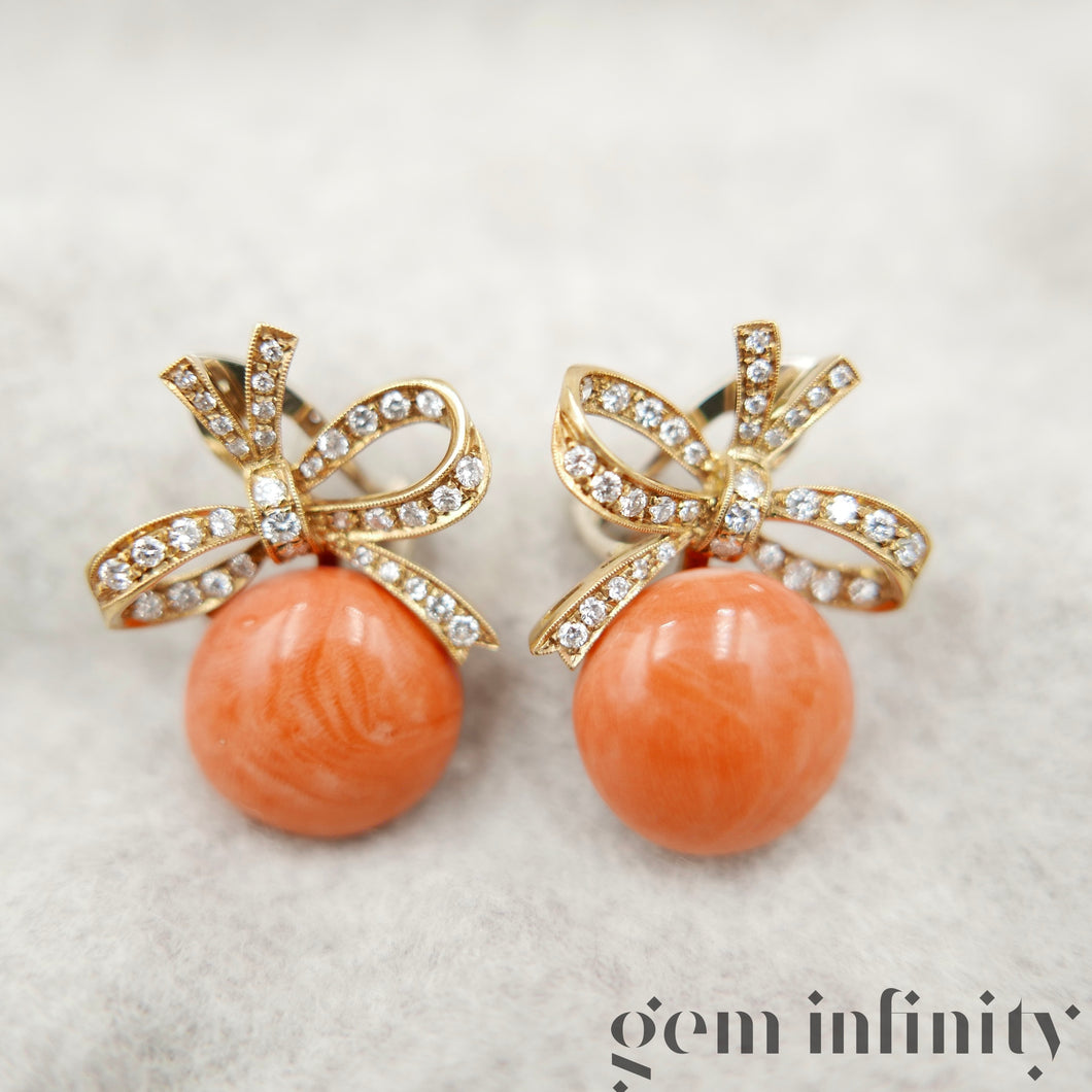 Boucles d'oreilles or, diamants et corail