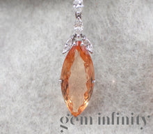 Charger l'image dans la galerie, Pendants d'oreilles or gris, topazes impériale et diamants
