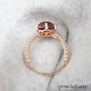 Bague or rose, diamants et tourmaline rose