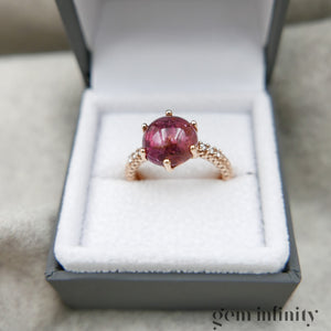 Bague or rose, diamants et tourmaline rose