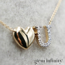 Charger l&#39;image dans la galerie, Collier &#39;Love U&#39; or jaune et gris serti de diamants
