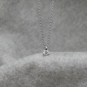 Collier solitaire diamant or gris