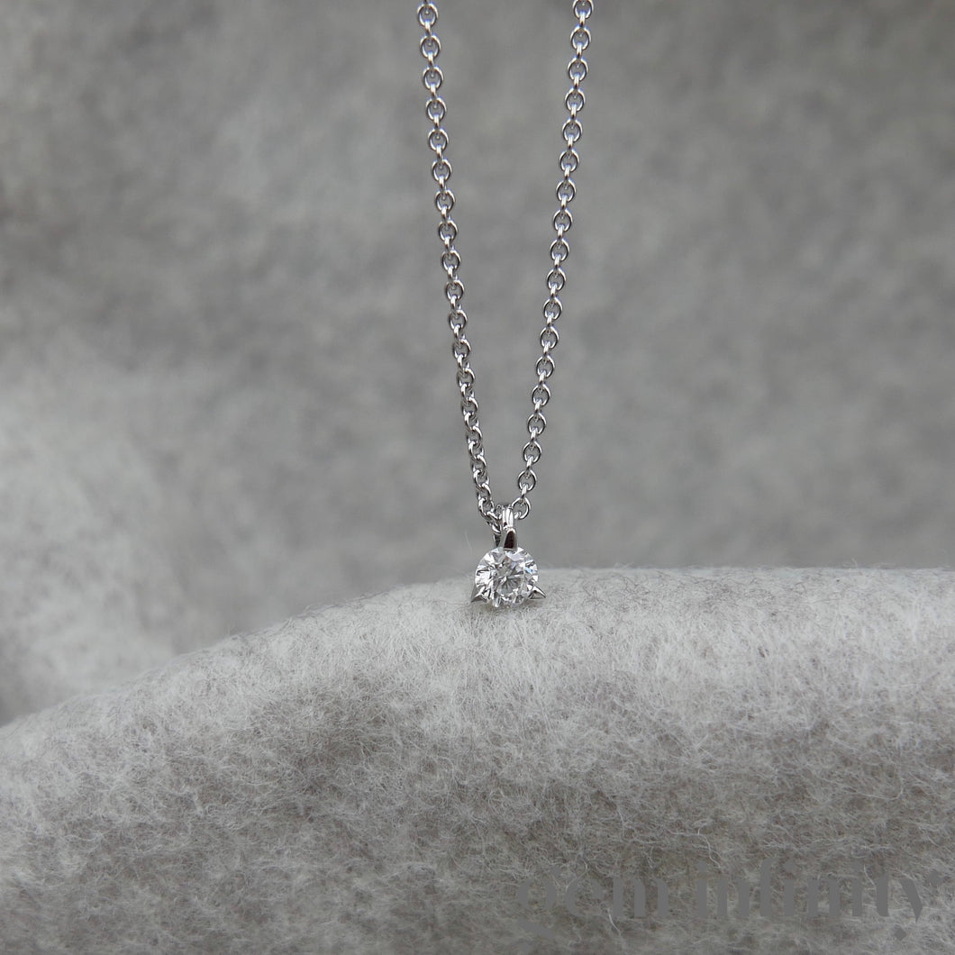 Collier solitaire diamant or gris