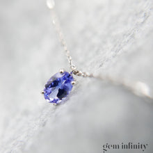 Charger l&#39;image dans la galerie, Collier or gris, tanzanites et diamants
