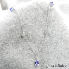 Charger l&#39;image dans la galerie, Collier or gris, tanzanites et diamants
