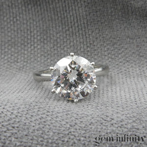 Bague solitaire platine et diamant