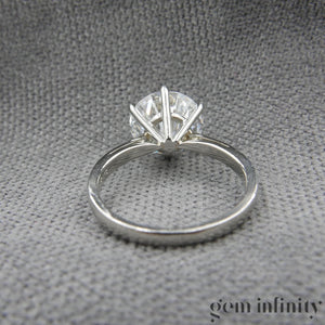 Bague solitaire platine et diamant