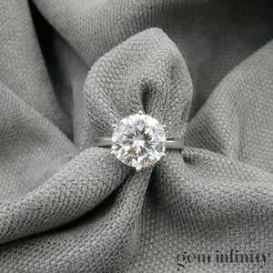 Bague solitaire platine et diamant