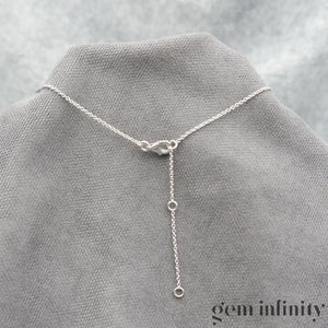 White gold and diamonds necklace