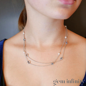 Collier or gris, topazes et perles