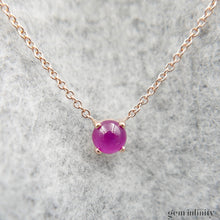 Charger l&#39;image dans la galerie, Collier or rose et cabochon rond de rubis
