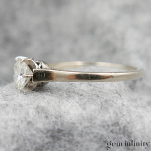 bague solitaire or gris et diamant